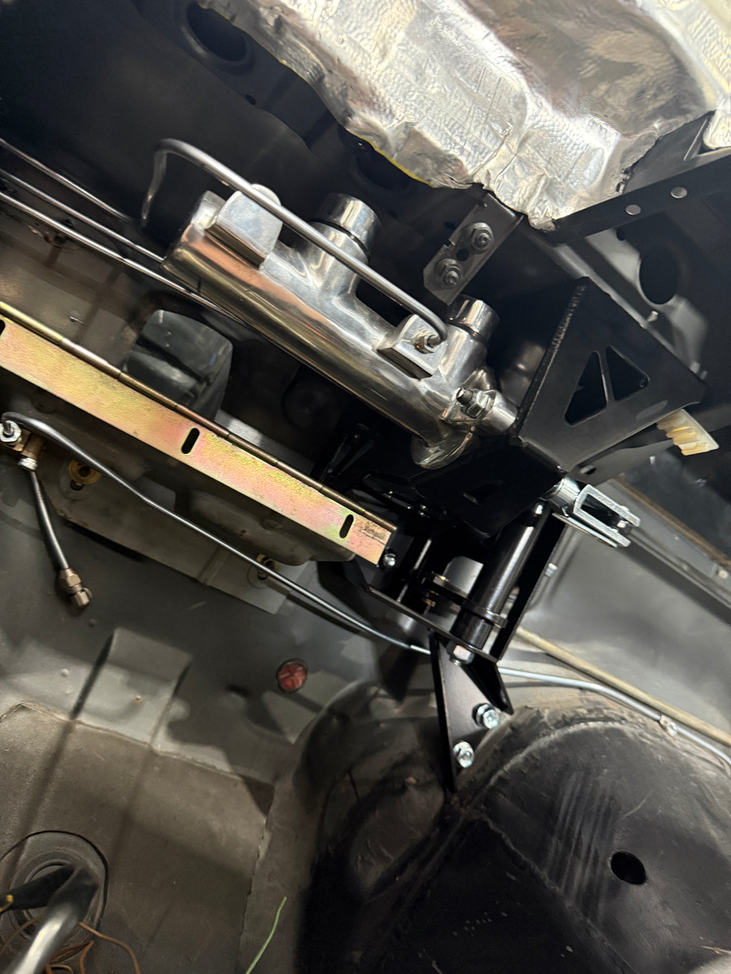 BMW E30 Under Dash Remote Booster Brake System