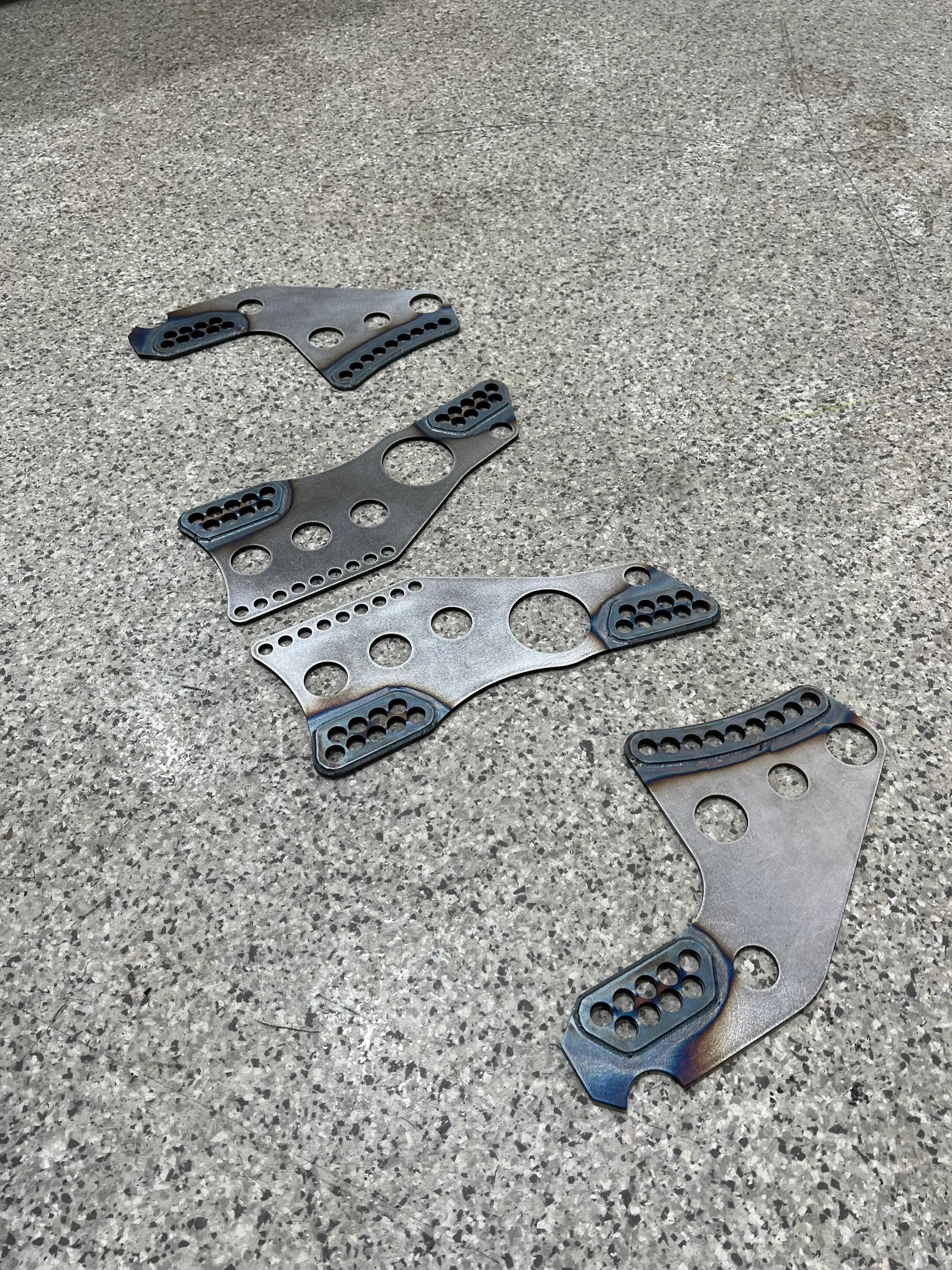 Universal 4 Link Suspension Bracket Set